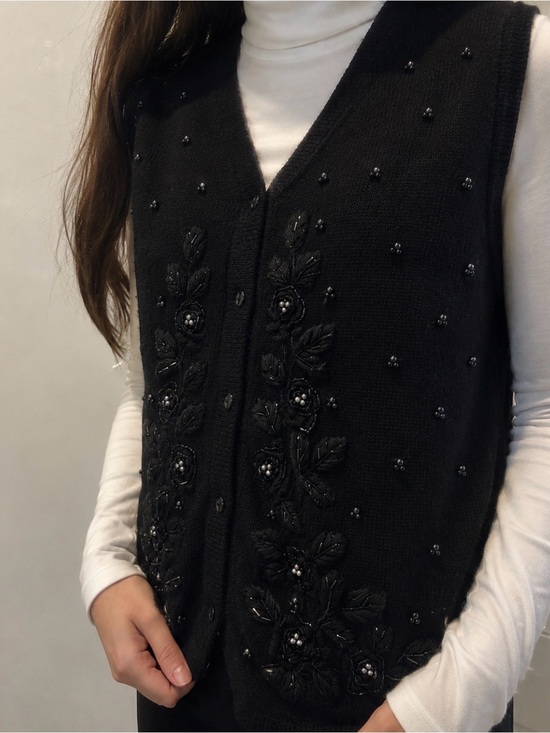 Gina Peters Sweaters - Gina Peters Vintage Black Beaded Floral Knit Vest